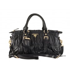 Prada Nappa Gauffre Tote černá