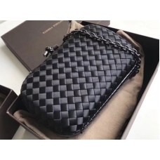 Uzel Bottega Veneta v černé barvě Boucher Intreccio