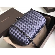 Uzel Bottega Veneta v barvě Boucher Intreccio tmavě modré