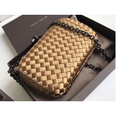 Uzel Bottega Veneta v barvě Boucher Intreccio Gold