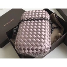 Uzel Bottega Veneta v barvě Boucher Intreccio světle fialové