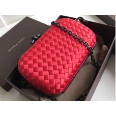Bottega Veneta Uzel Spojka V červené Boucher Intreccio