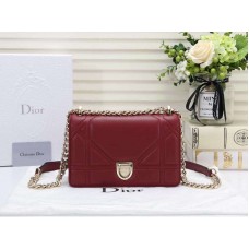 Malá dioráma jehněčí kabelka Dior vínová d05261