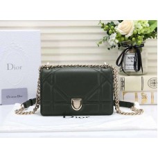 Malá dioráma jehněčí kabelka Dior zelená d05262