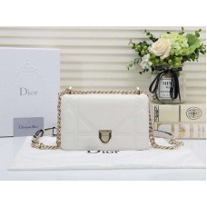 Bílá malá dioráma jehněčí kabelka Dior d05264