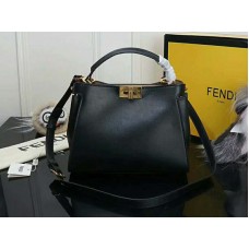 Kožená taška Fendi Peekaboo Essential z telecí kůže, černá