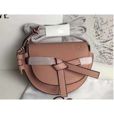 Mini kabelka Loewe Gate z měkké telecí kůže s texturou, růžová