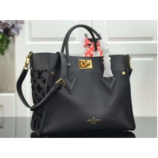 Louis Vuitton On My Side telecí kůže černá m53826